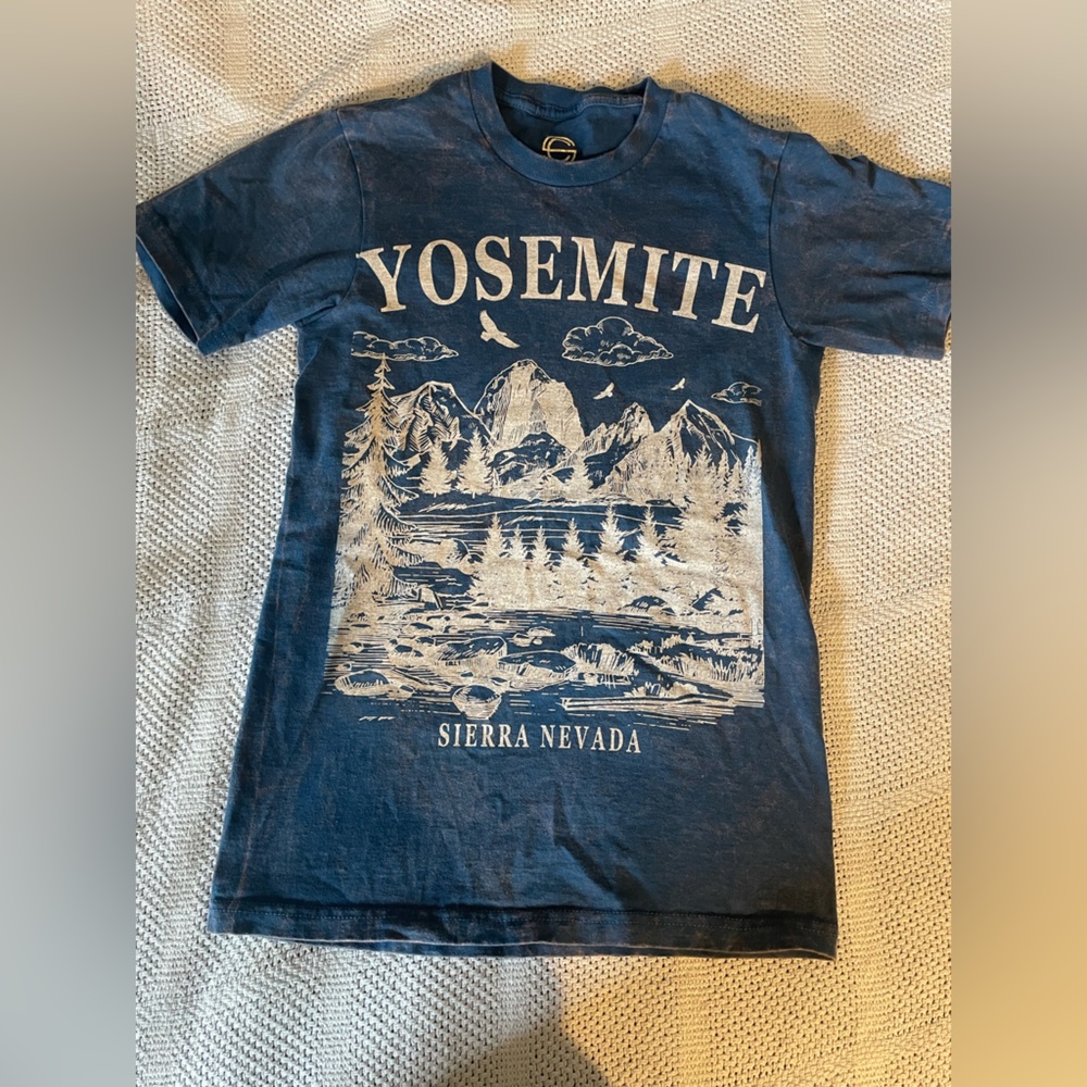 Size XS graphic tee